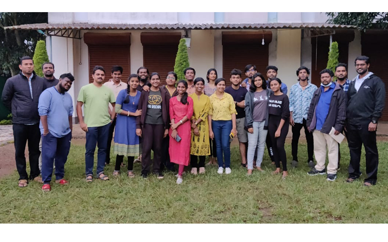 Group Picture with MSSW Students