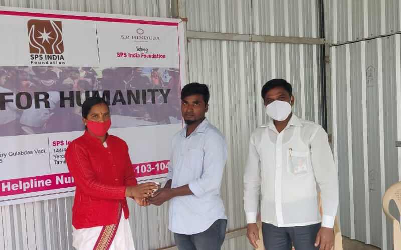 Felicitating the CFH Volunteer