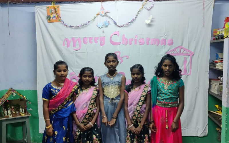 Group Song by Murugan Nagar Night School Children