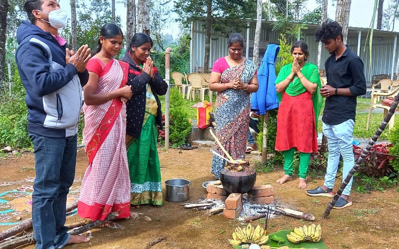 Pongal Making by the HFH Volunteers