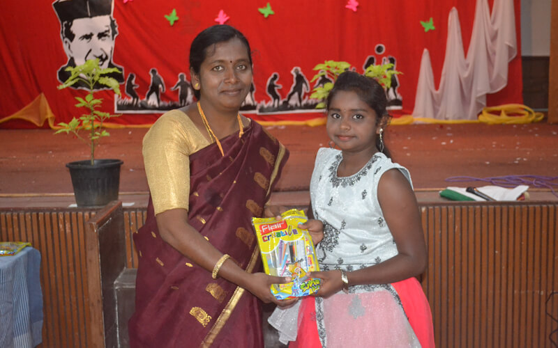 Mrs. Glory Sathya Distributed Gifts To The Night School Children