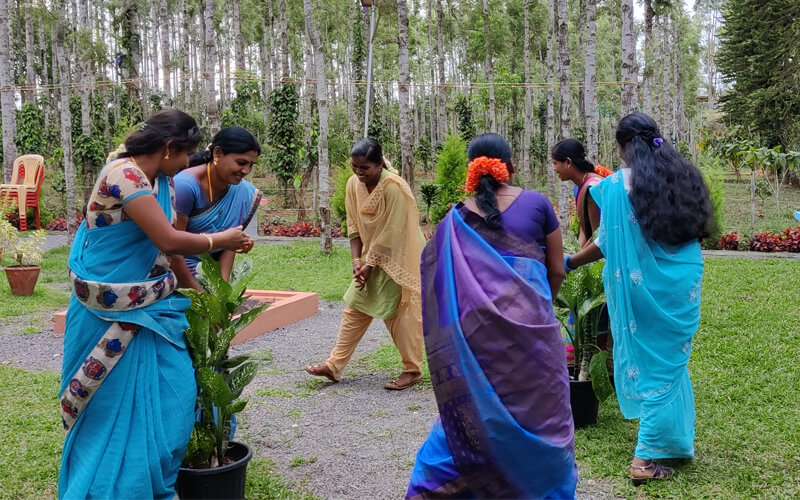 Gummi Dance Performed By The HFH Volunteers